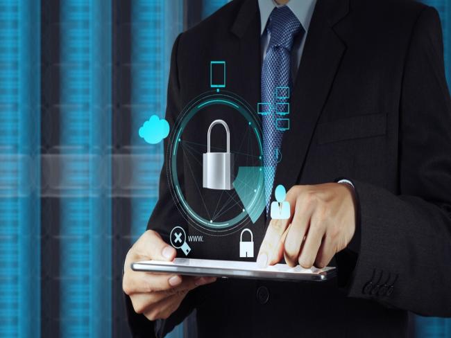 Qual o impacto de ataques cibernéticos nos salários dos diretores de segurança?