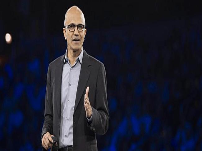 Presidente da Microsoft aconselha mulheres a não pedirem aumento e é alvejado