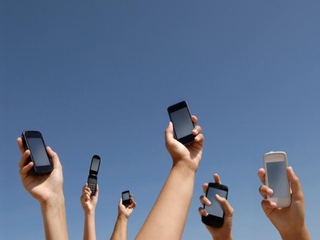 Brasileiros pagam até R$ 1 mil por plano de celular