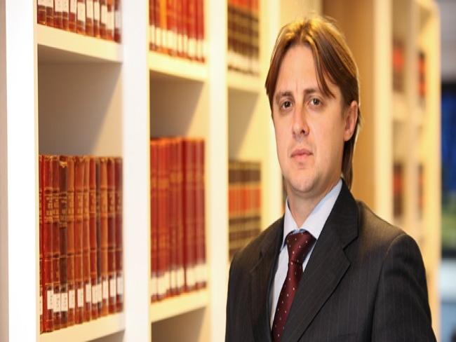 A obrigatoriedade do fornecimento de informações na internet