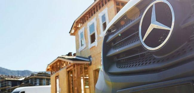 Daimler investe 560 milhões de euros em vans para entrega conjunta com drones