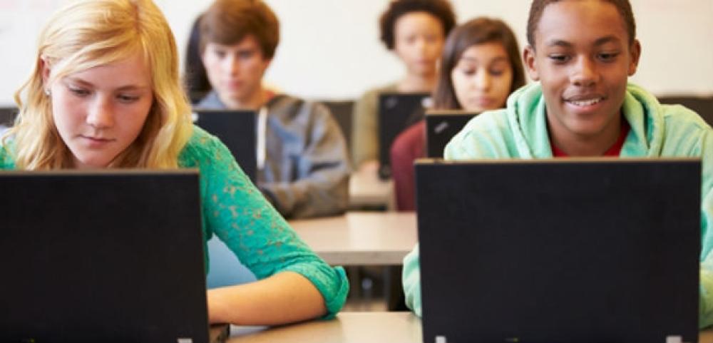 Escolas públicas de Chicago adotam ciência da computação para ensino médio