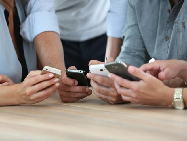 Comissão da Câmara aprova uso de créditos de celular pré-pago sem limite de prazo