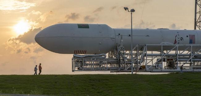 SpaceX realiza a quarta aterrissagem bem-sucedida do Falcon 9