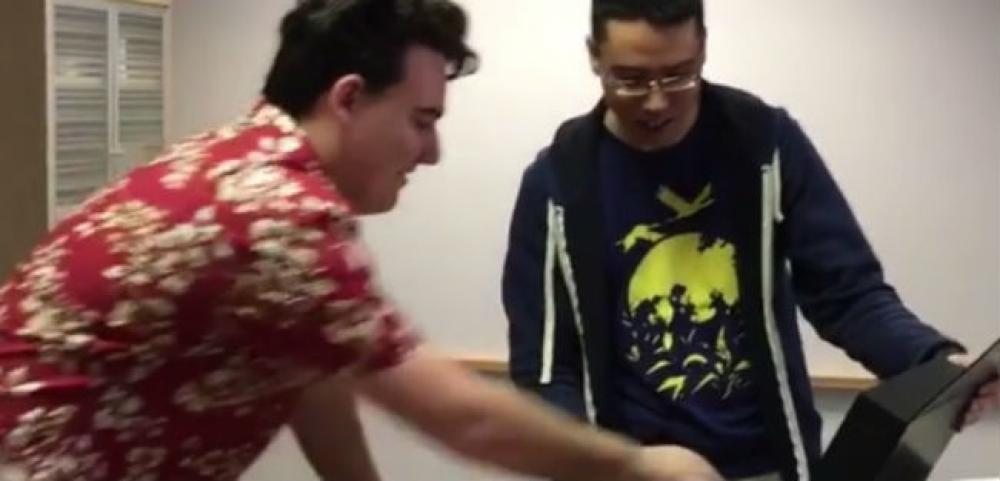 Fundador da Oculus entrega pessoalmente primeiro Rift VR a cliente