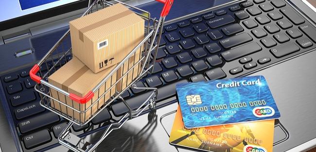 Brasileiros gastam o dobro no e-commerce do que em shopping centers