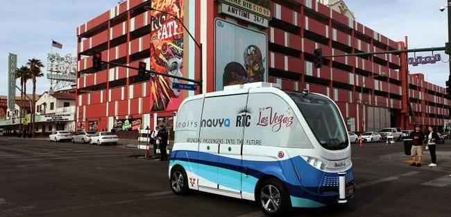 Las Vegas inicia rotas com ônibus elétrico autônomo na cidade