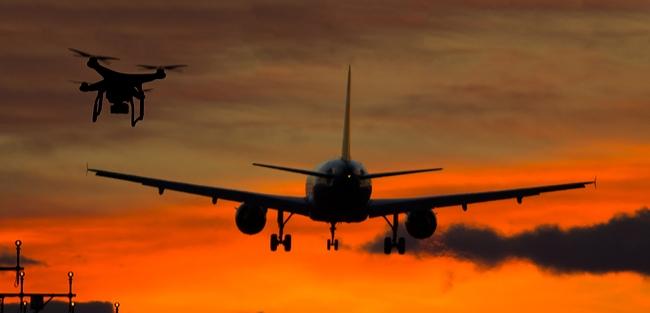 Drones terão nova regulamentação no Reino Unido para evitar colisões com aviões