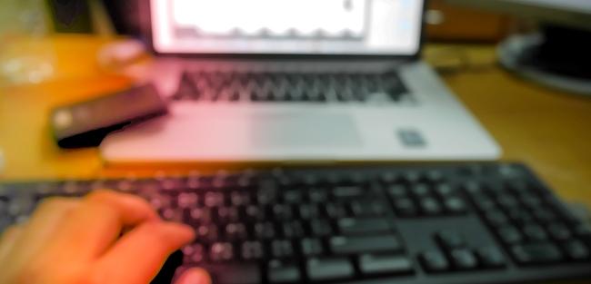 Mercado de PCs fecha 2016 com queda de 5