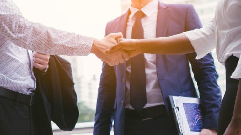 L'Oréal compra Gjosa