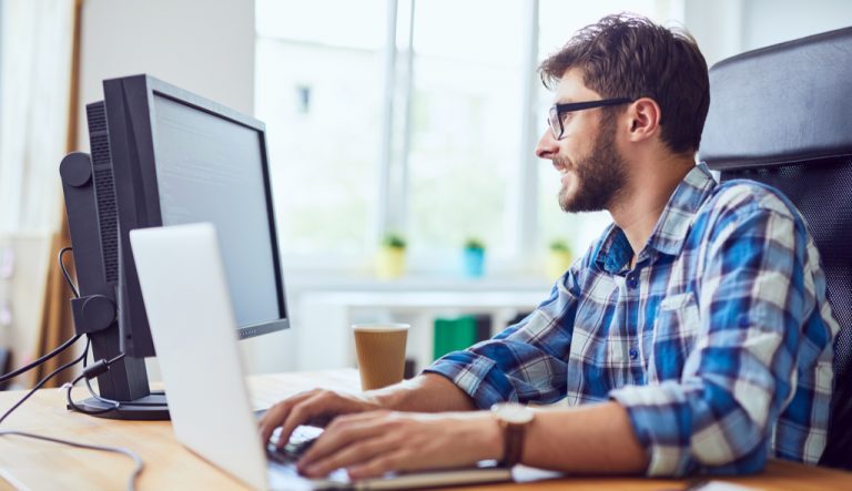 trabalho remoto em tecnologia