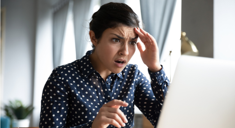 ciberataque, vítima, mulher, estresse, golpe