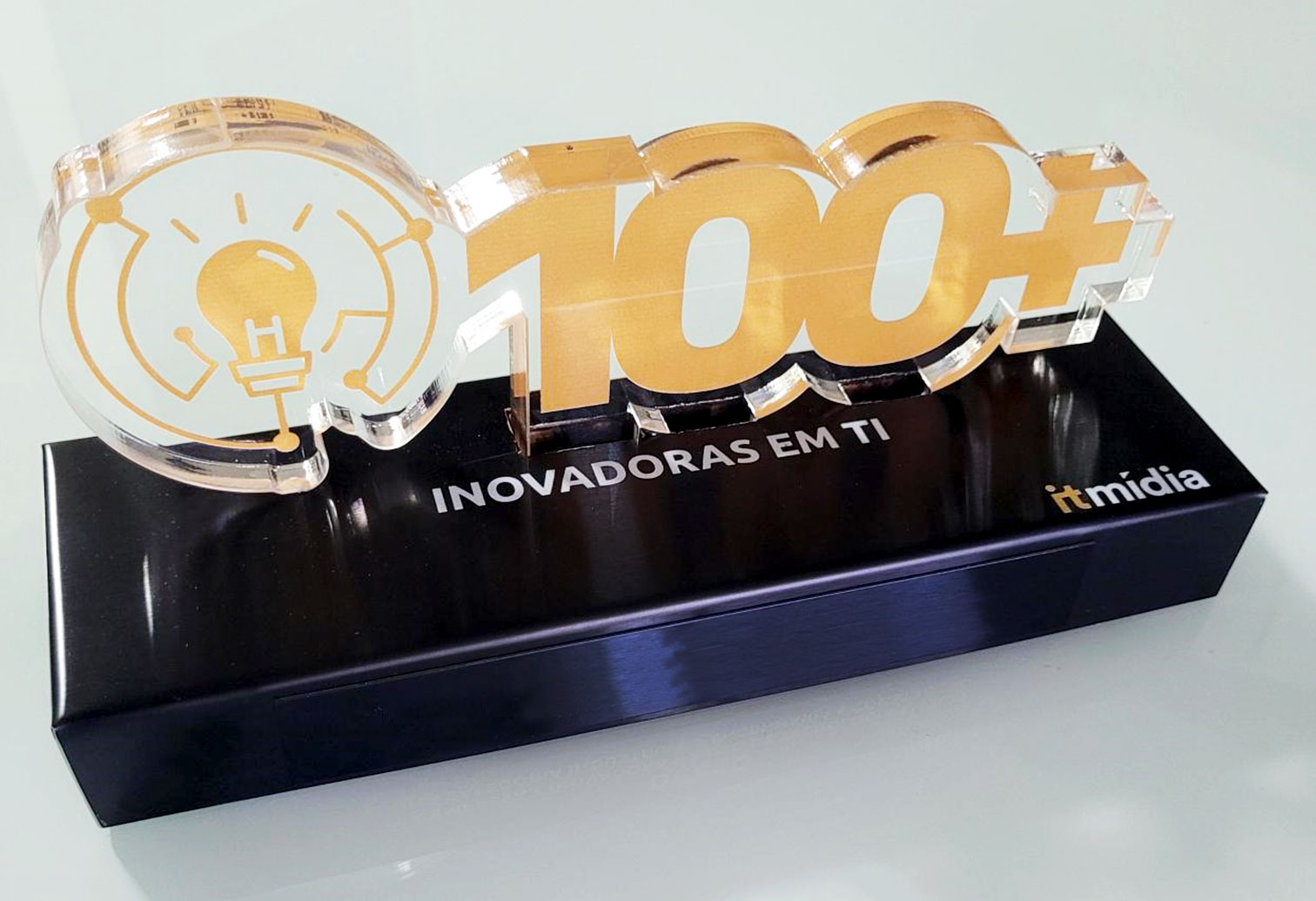 100+ inovadoras, troféu