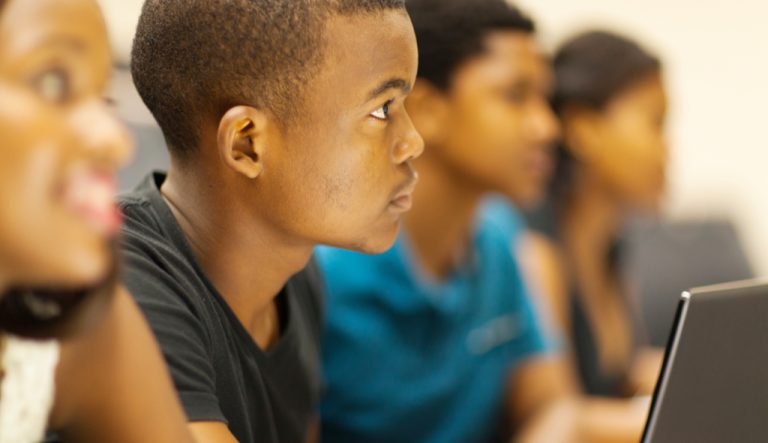 cursos gratuitos, estudantes, negros, diversidade, alunos