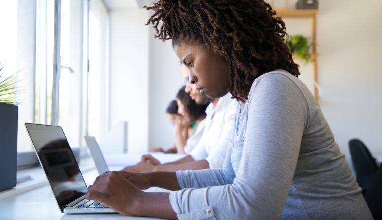 desenvolvedor, negra, preta, mulher