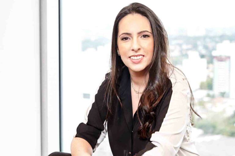 Thais Fischberg Adyen