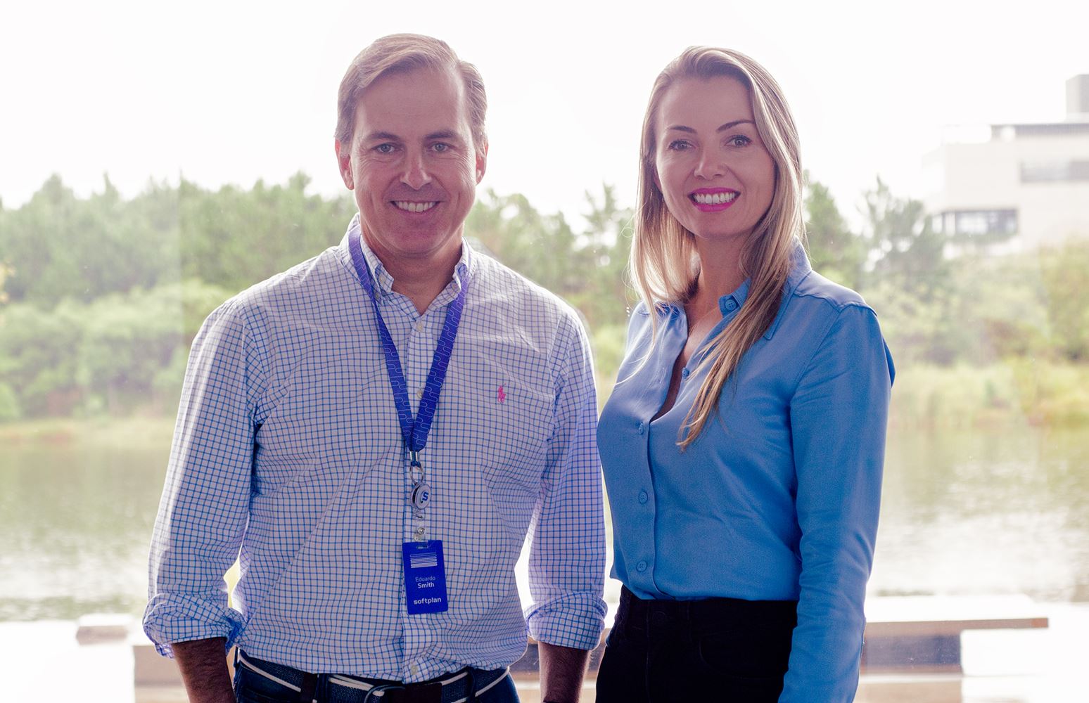 Eduardo Smith (Softplan) e Paula Lunardelli (Prevision)