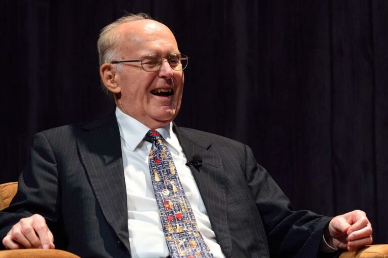 Gordon Moore, Intel