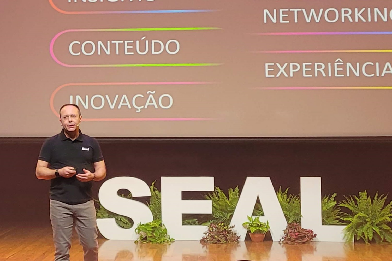 Wagner Bernardes, Seal, Seal Summit, logística