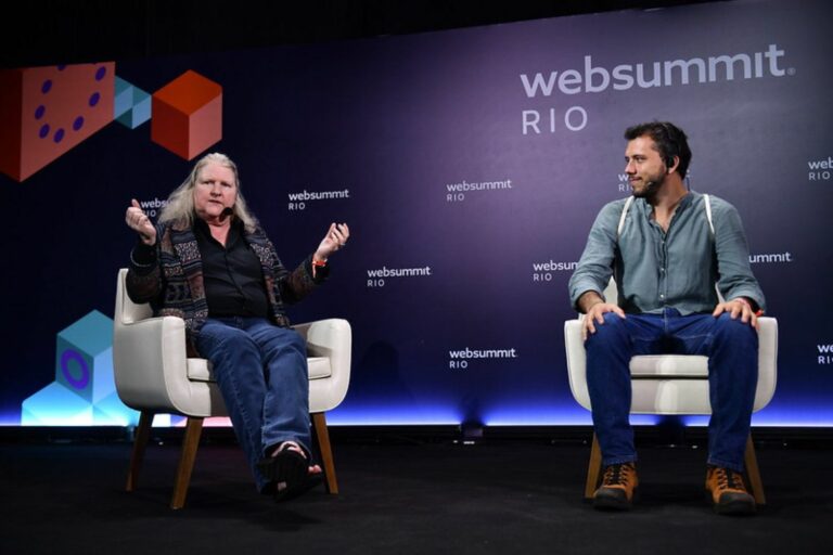 Rebecca Parsons, CTO da Thoughtworks, e Thiago Ávila, cofundador do Movimento Bem Viver, sustentabilidade