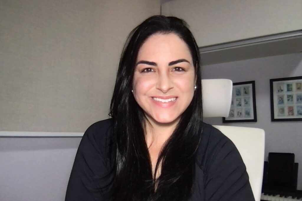 Geisa Cunha, líder do Briefing Center Executivo da Kyndryl e do grupo de inclusão LGBTQIA+