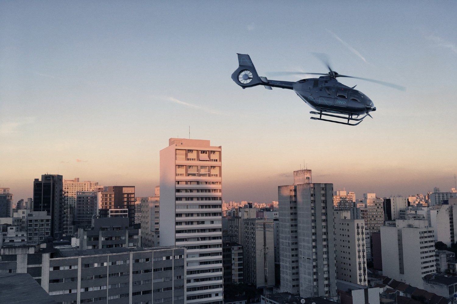 Revo, helicóptero, transporte aéreo, táxi aéreo