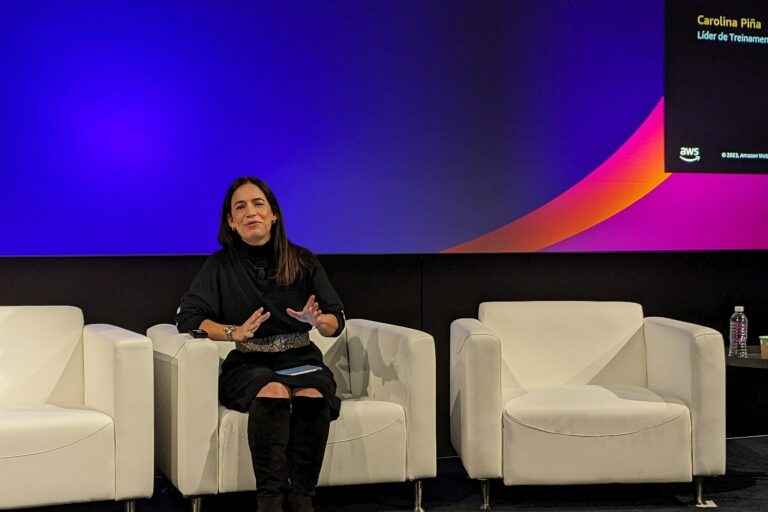 Carolina Piña AWS talentos ti ia