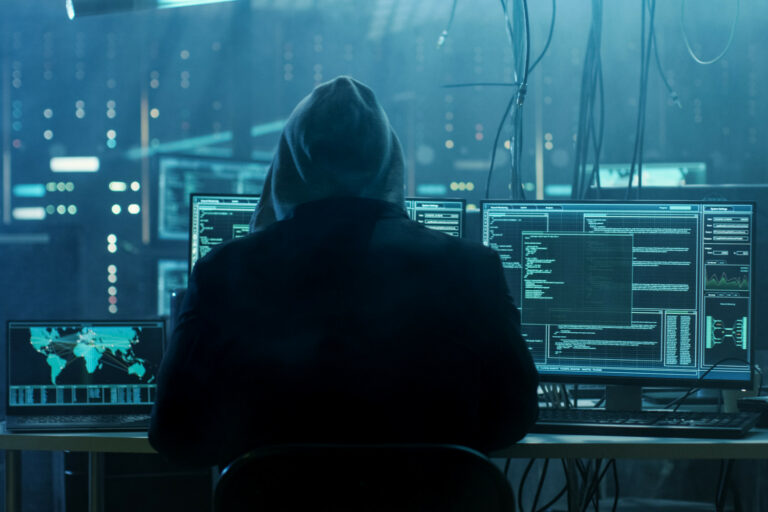 hacker, cibercriminoso, segurança digital, cibersegurança, cracker
