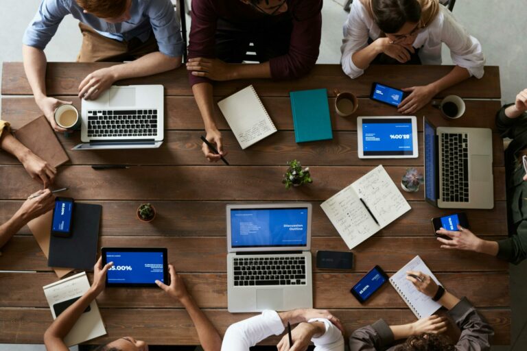 fintechs, startups, trabalho presencial