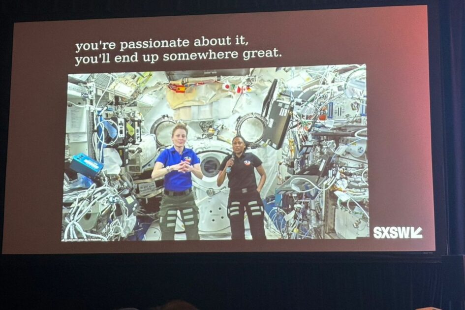 Loral O'Hara e Jeanete Epps, astronautas da NASA