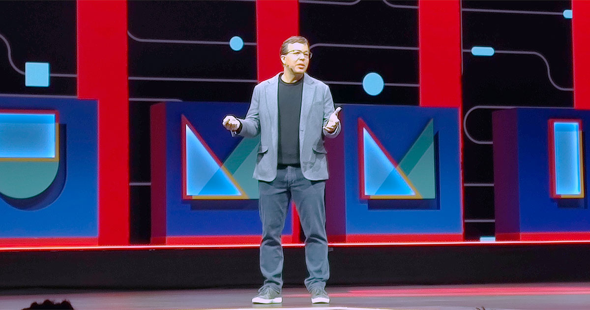 Matt Hicks, CEO da Red Hat, explica a integração entre inteligência artificial e open source (Imagem: Paulo Silvestre)