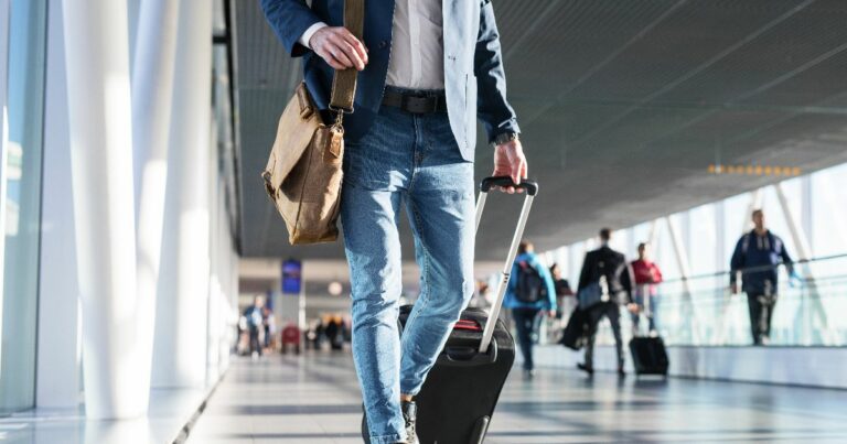 viagem de trabalho, roupas, roupa, mala de viagem, eventos, networking