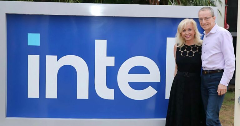 Blanca Treviño, presidente e CEO da Softtek, e Pat Gelsinger, CEO da Intel