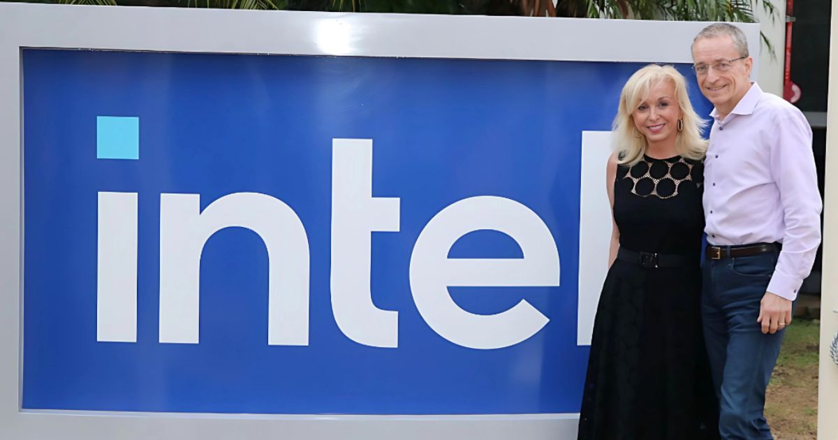 Blanca Treviño, presidente e CEO da Softtek, e Pat Gelsinger, CEO da Intel