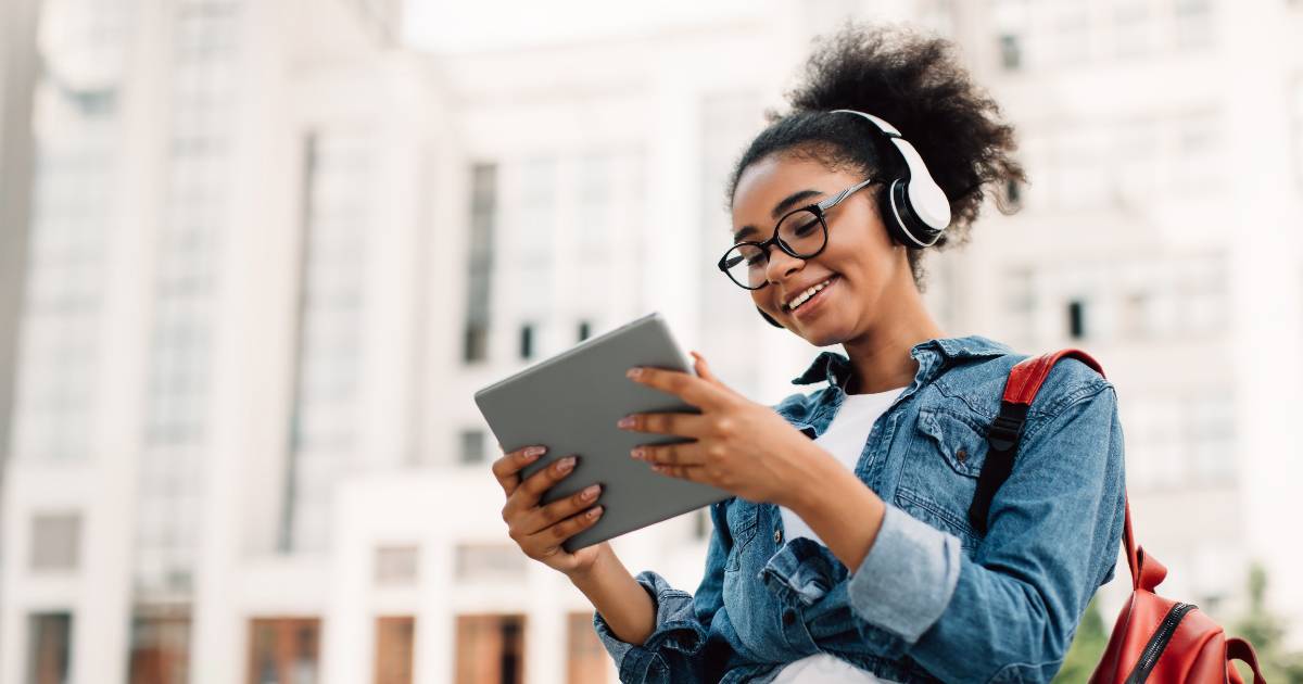 Conhecimento, tecnologia, educação online, trabalho remoto, trabalho híbrido, futuro do trabalho, conexão (talentos)
