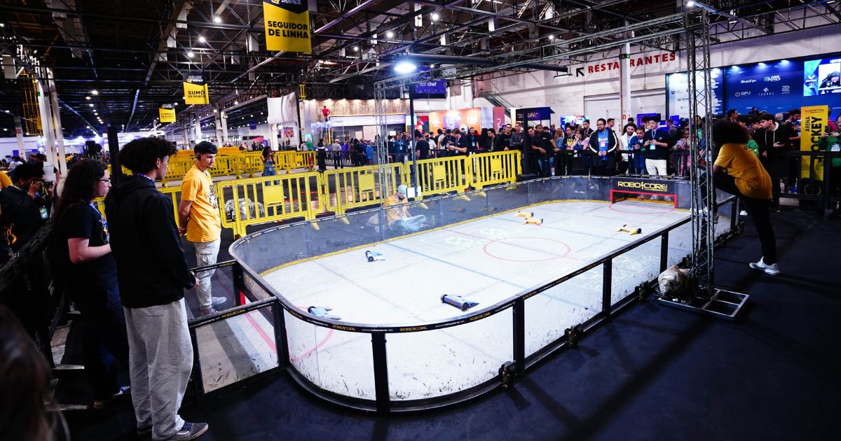 Batalhas de robôs na Campus Party Imagem: Felipe Cesar
