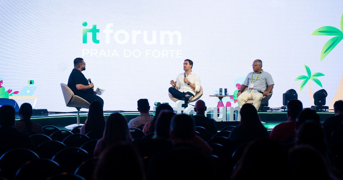 Executivos falam sobre IA no IT Forum Praia do Forte. Foto: Playp