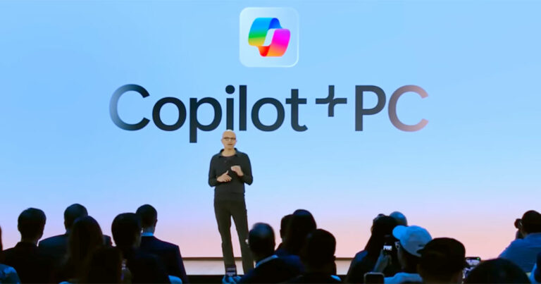 O CEO da Microsoft, Satya Nadella, apresenta a linha de computadores Copilot+, em evento da empresa em maio - Foto: reprodução