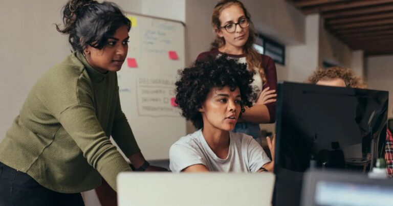 mulheres, carreira, brasil, tecnologia, gênero, TI, tecnologia da informação, desenvolvedores, devs, desenvolvedoras, Fortune, sonda