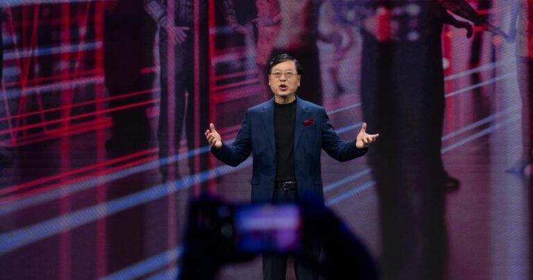 YY, CEO da Lenovo. Foto: Divulgação/Lenovo Tech World 2024