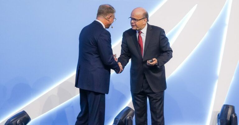 Dominic Delmolino, vice-presidente global de tecnologia da AWS para o setor público. Imagem: divulgação. federal