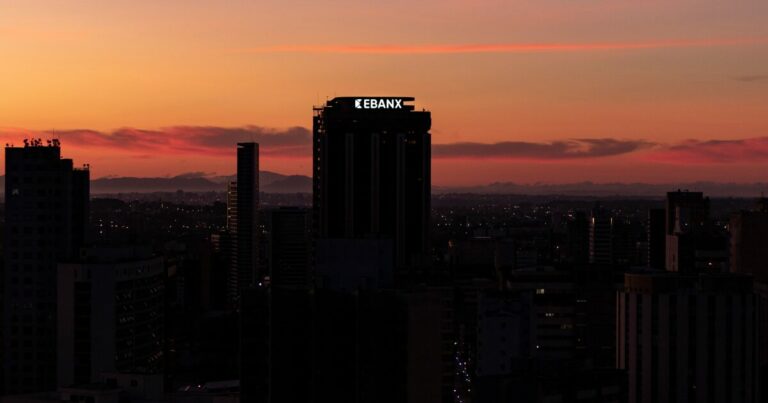 ebanx, pix, colômbia