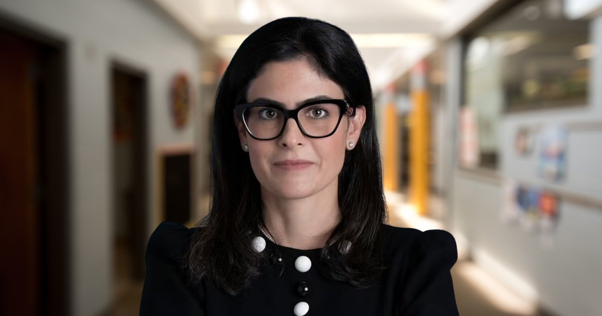 Cinthia Nespoli, Pearson, brasil